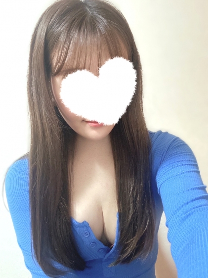 麻布十番メンズエステで働く清水　梨鈴さんの写真